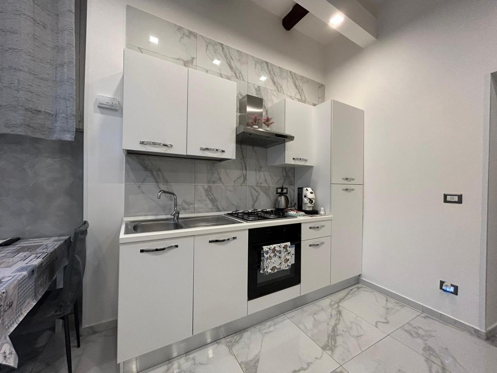 Villa Casa Tolentino Al Centro Di Napoli Exterior foto